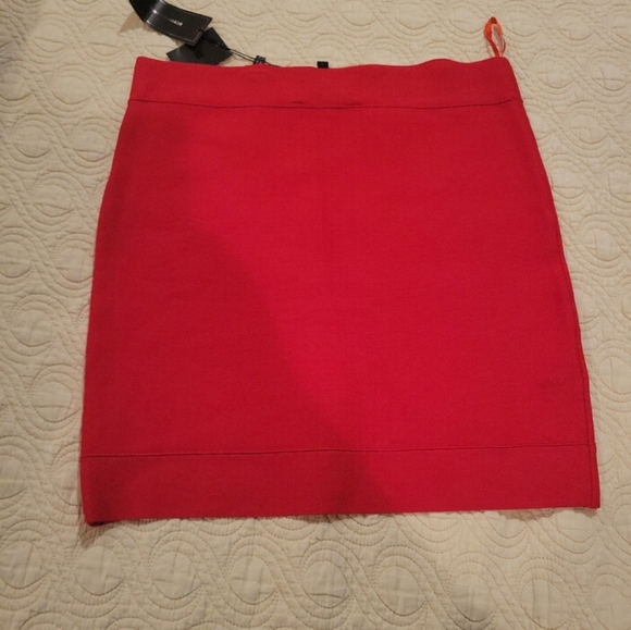 NWT BCBGMAXAZRIA POWER SKIRT L - Picture 3 of 3